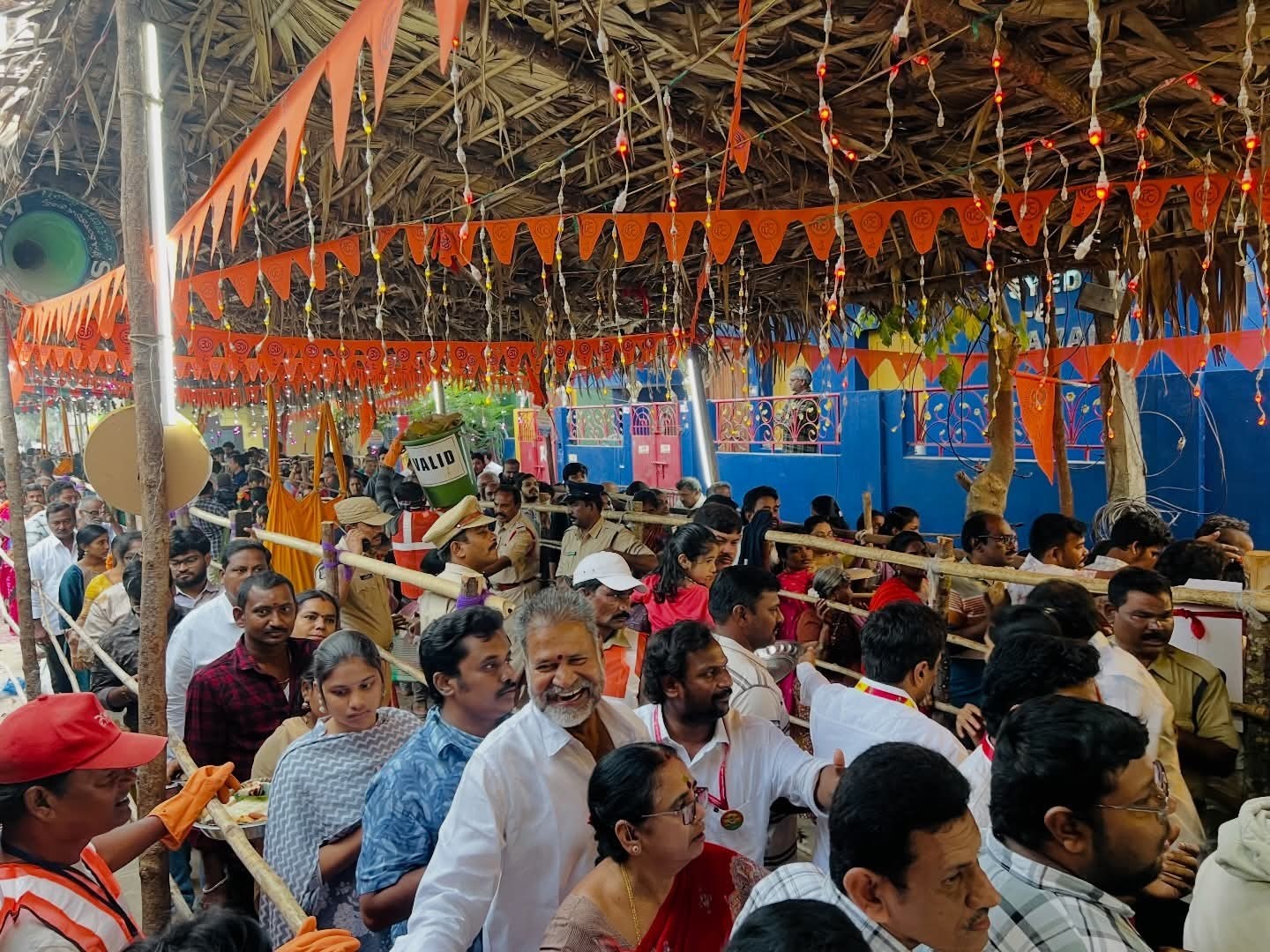 ఏలూరులో పడమర వీధి జాతర సందడి