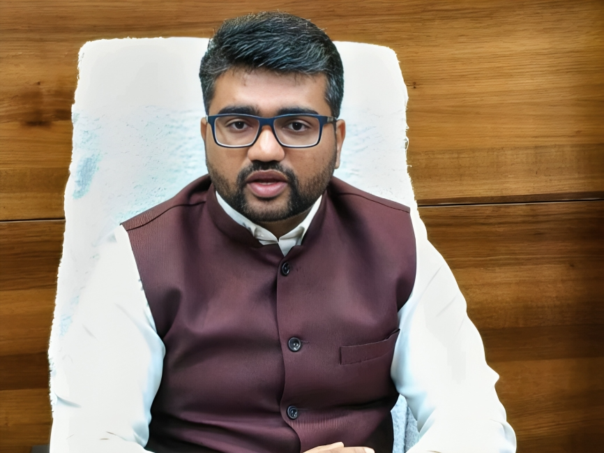 జీఎంసీలో ఆరుగురు బిల్ కలెక్టర్లకు పదోన్నతి