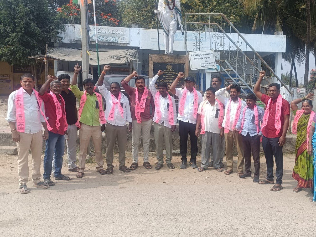 ‘బీఆర్ఎస్ నేతకు నోటీసులు ఇవ్వడం మానుకోవాలి’