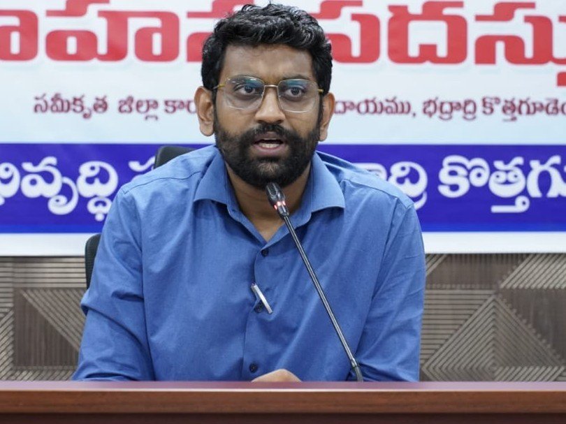 ప్రభుత్వ కళాశాలలో ప్రవేశం పొందాలి: కలెక్టర్