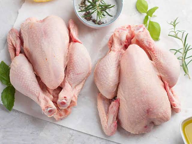 ఉమ్మడి WGL జిల్లాలో తగ్గిన చికెన్ ధరలు